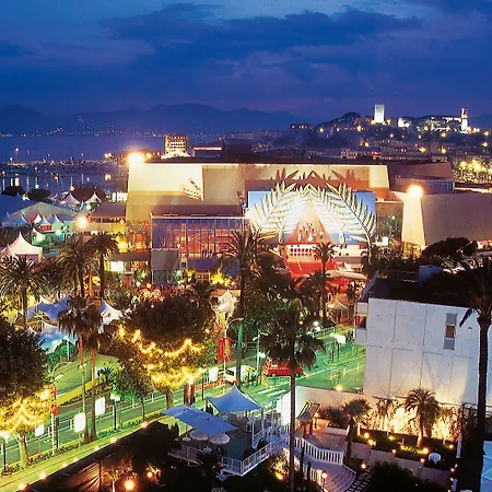 Hotell Cristal & 4*